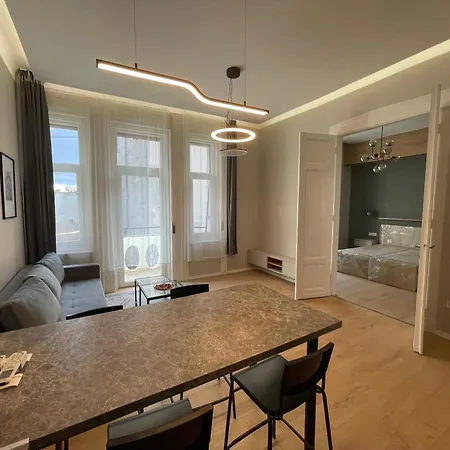 דירה Center 4! Modern And Cozy 3br In Center! בודפשט