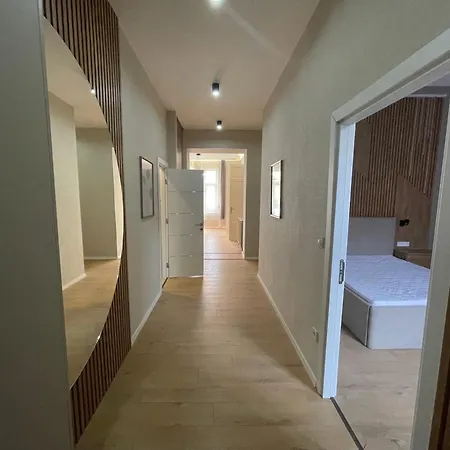 דירה Center 4! Modern And Cozy 3br In Center!