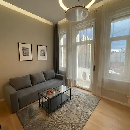 Center 4! Modern And Cozy 3br In Center! דירה *