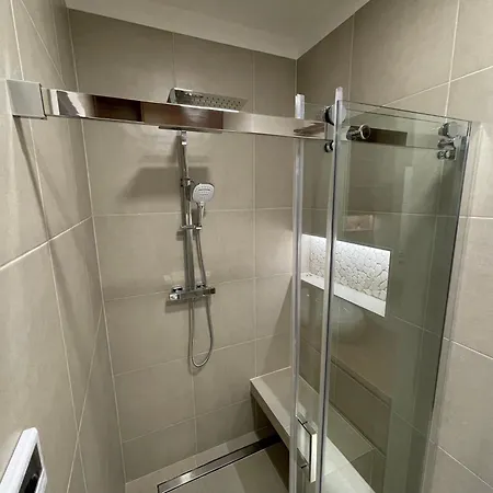 Center 4! Modern&cozy 3br In Center! *