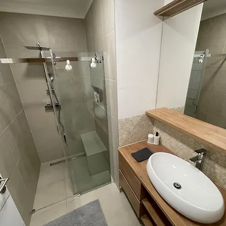 Center 4! Modern And Cozy 3br In Center! בודפשט