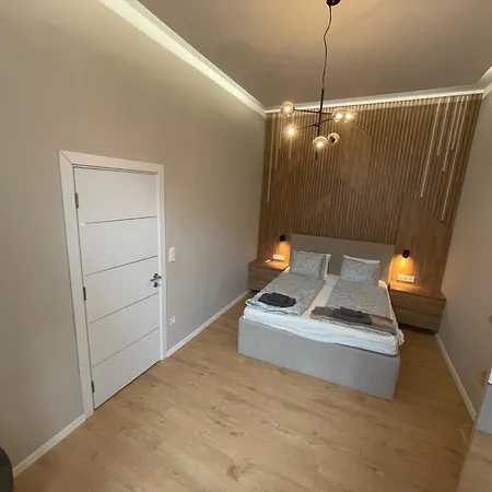 Center 4! Modern&cozy 3br In Center!