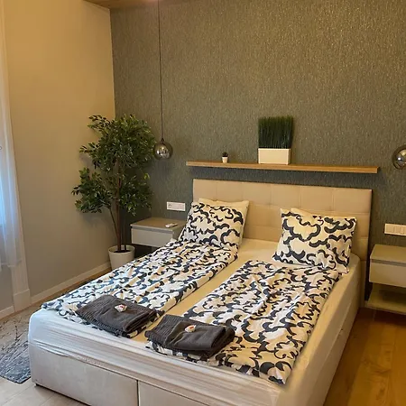 Center 4! Modern&cozy 3br In Center! *