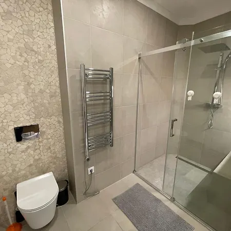 Center 4! Modern And Cozy 3br In Center! Lejlighed