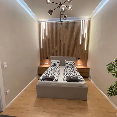 Center 4! Modern&cozy 3br In Center!