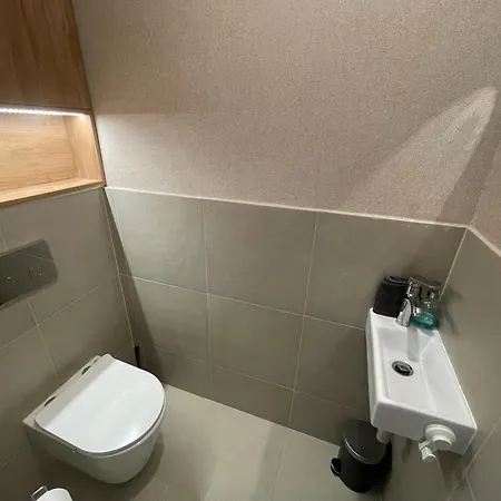 Center 4! Modern And Cozy 3br In Center! Budapeste